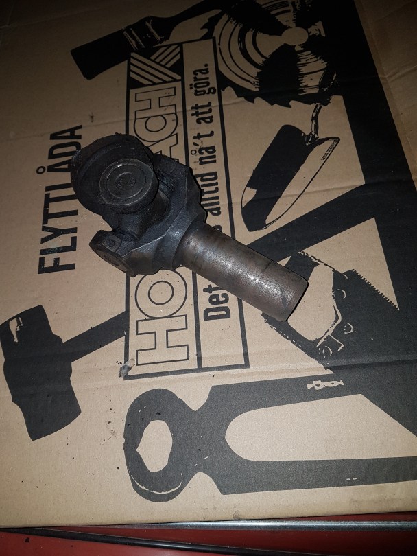 Yoke med knutkors till TH 350 låda 450kr